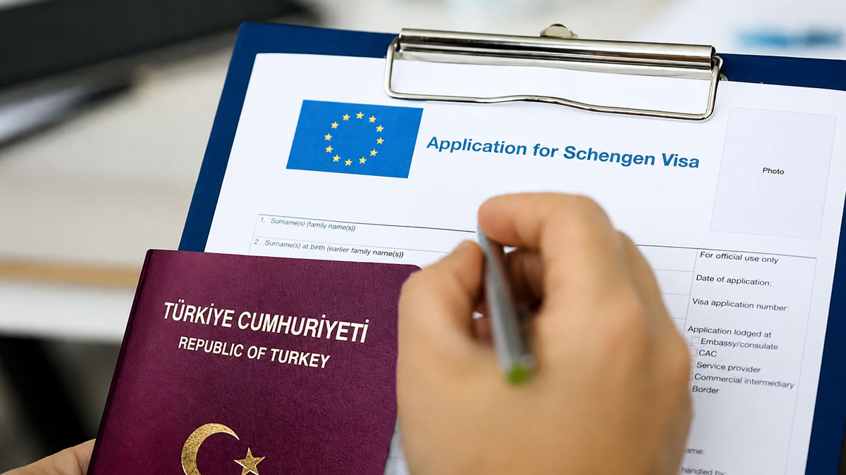 Vize başvurularında usulsüzlük iddiası: Randevular karaborsaya düştü, fiyatlar katlandı