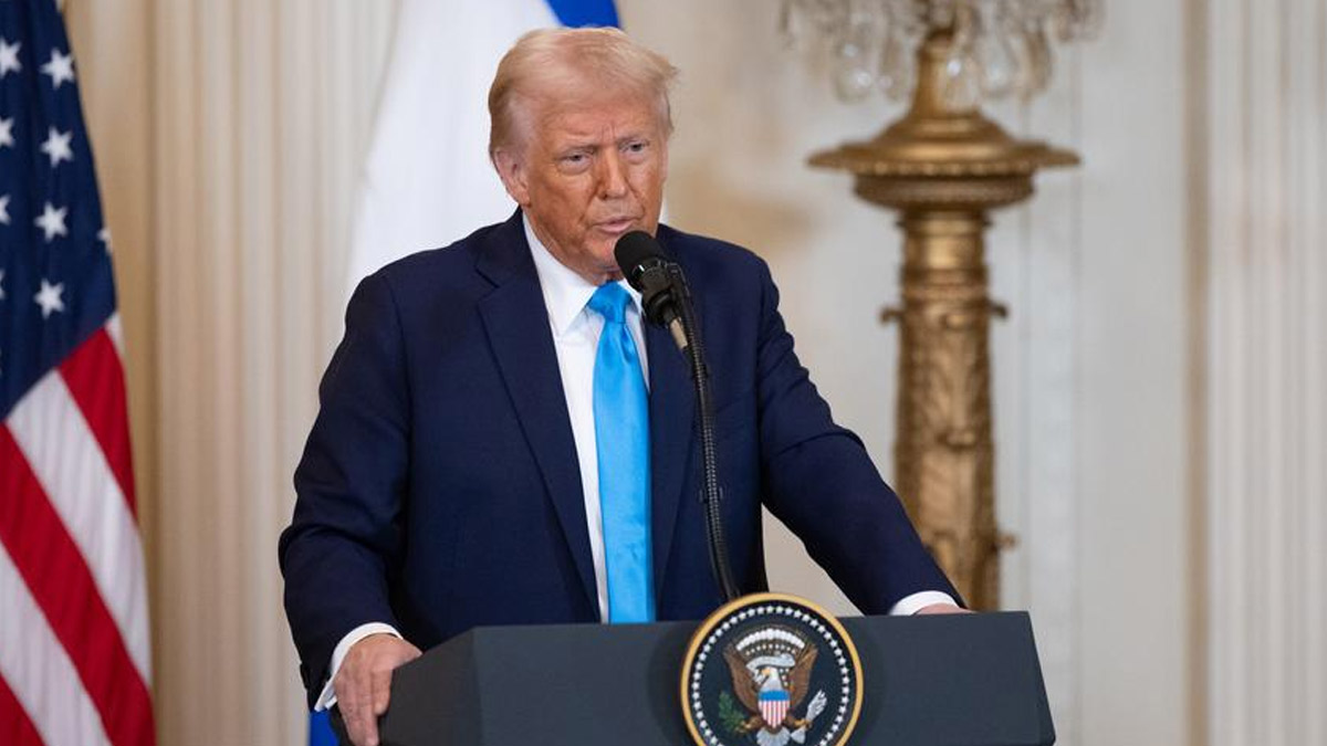 Trump: Hürmüz Boğazı açık, İran'ı ağır şekilde bombaladık